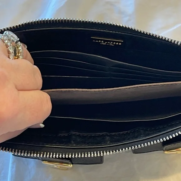Marc Jacobs Black Leather Wallet Gold Hardware Multi Pocket Zip - Picture 9 of 15